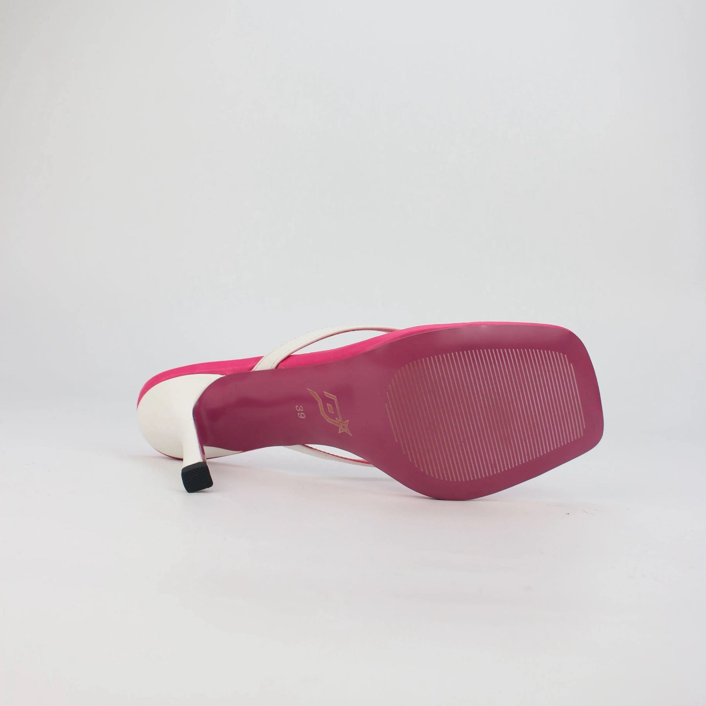 SASKIA SIGNATURE HEEL