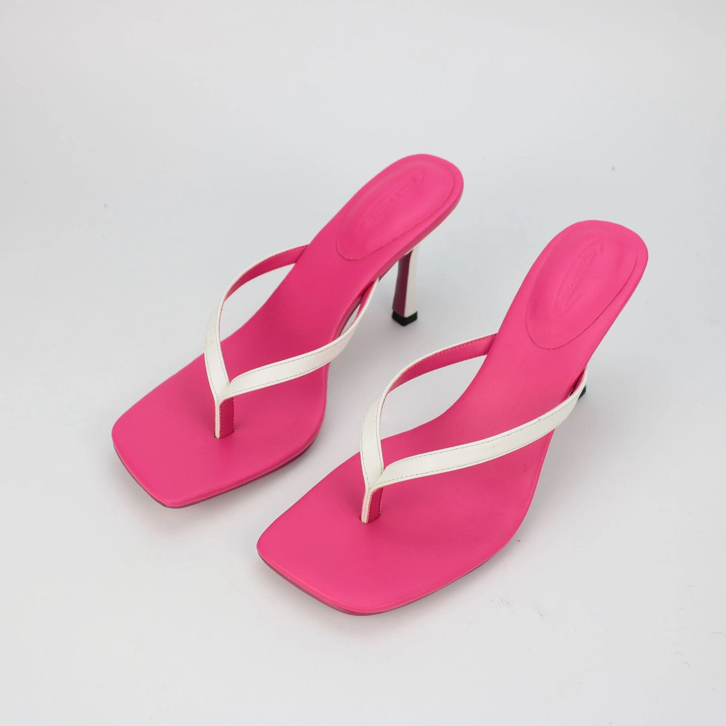 SASKIA SIGNATURE HEEL